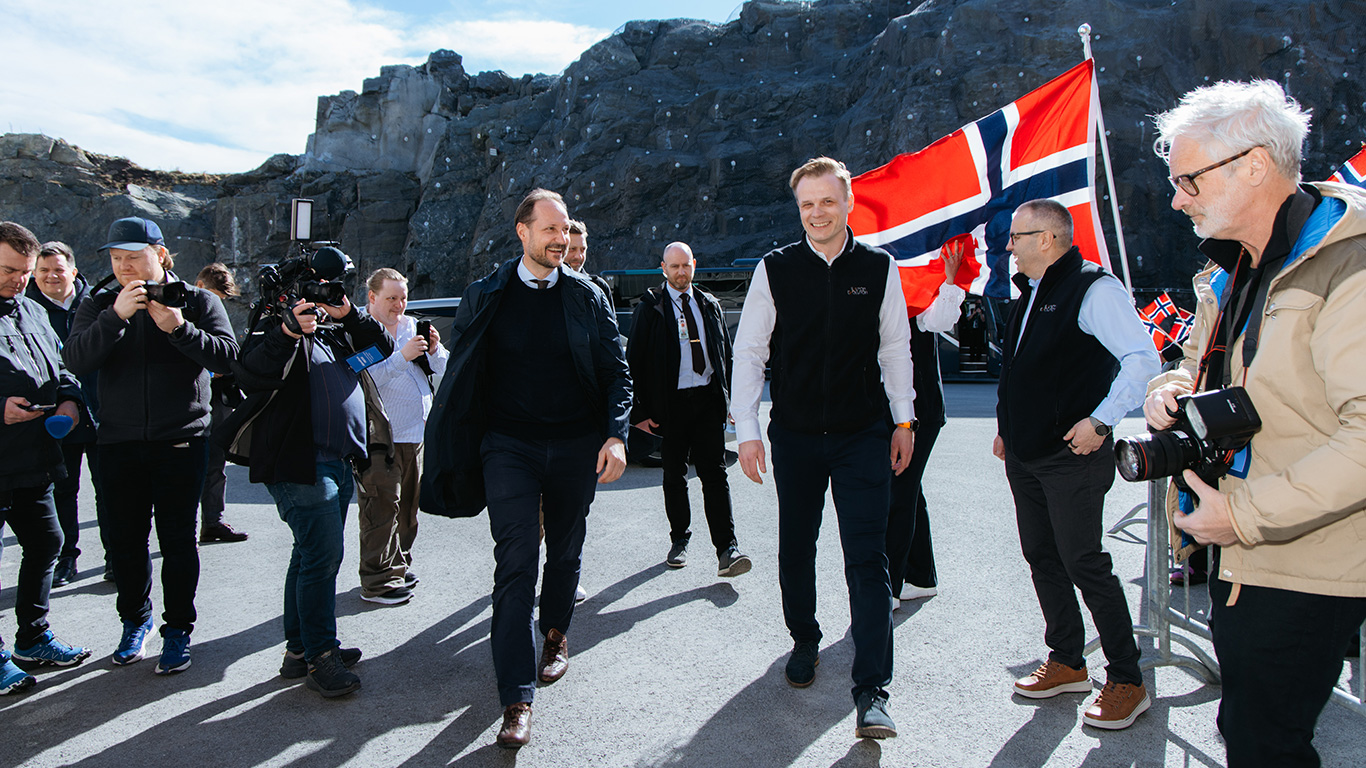 Crown Prince Haakon Magnus visits Salmon Evolution at Indre Harøy. Photo